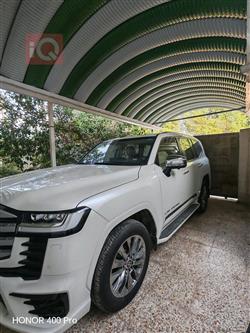 تۆیۆتا لاند کروزەر